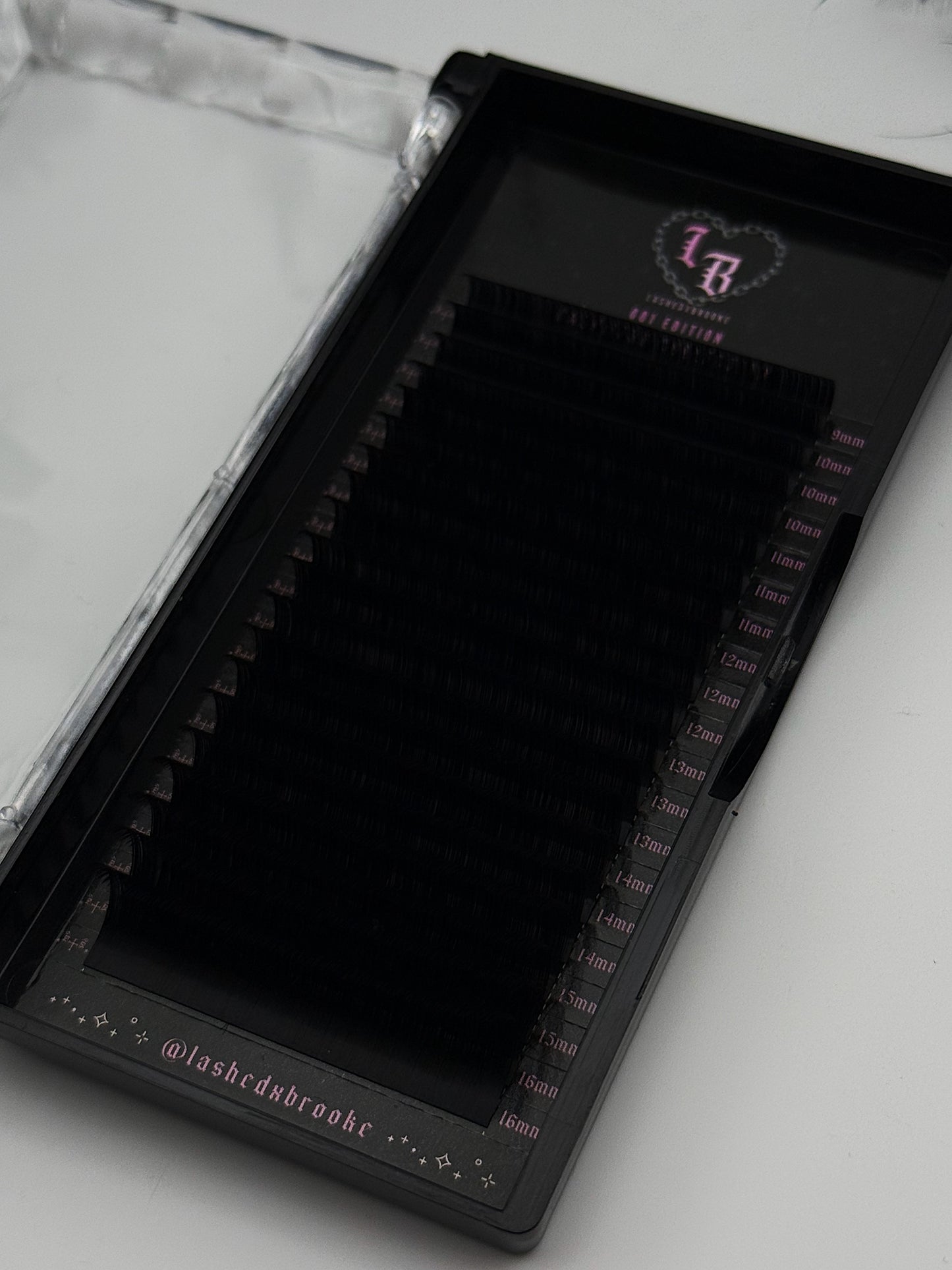 CASHMERE LASH TRAYS                                    ⋆♱✮♱⋆