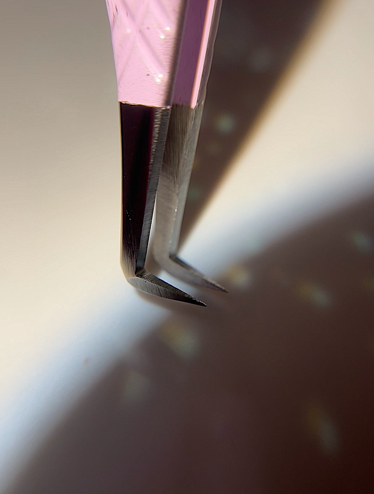 PINK POISON - BOOT TWEEZERS ♡︎